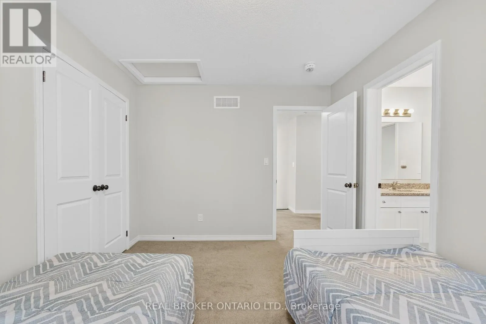 326 MOORLANDS CRESCENT