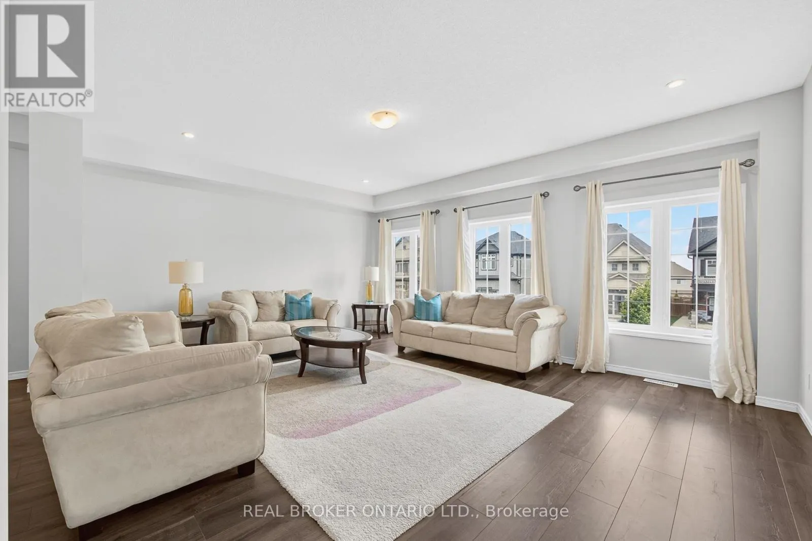 326 MOORLANDS CRESCENT