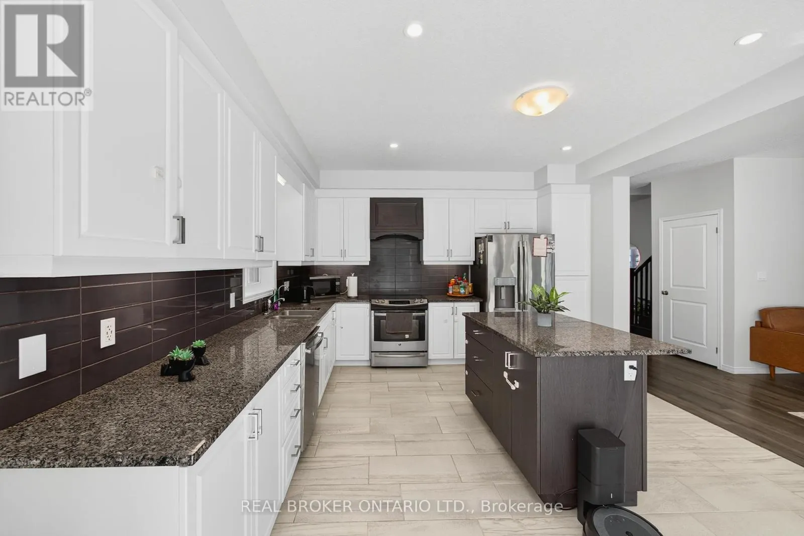 326 MOORLANDS CRESCENT