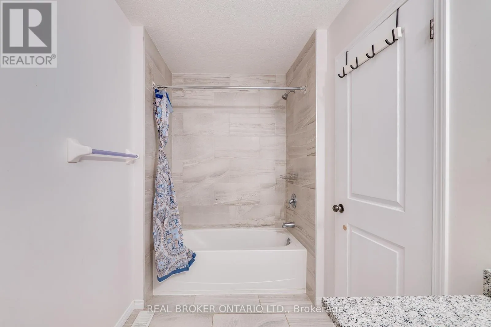 326 MOORLANDS CRESCENT