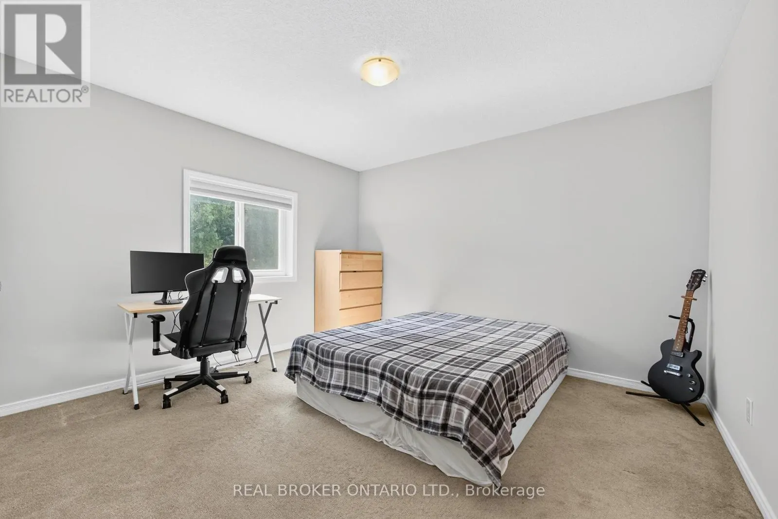 326 MOORLANDS CRESCENT