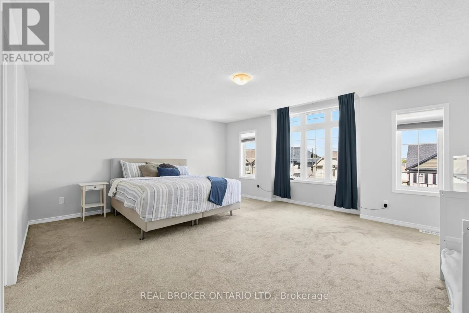 326 MOORLANDS CRESCENT