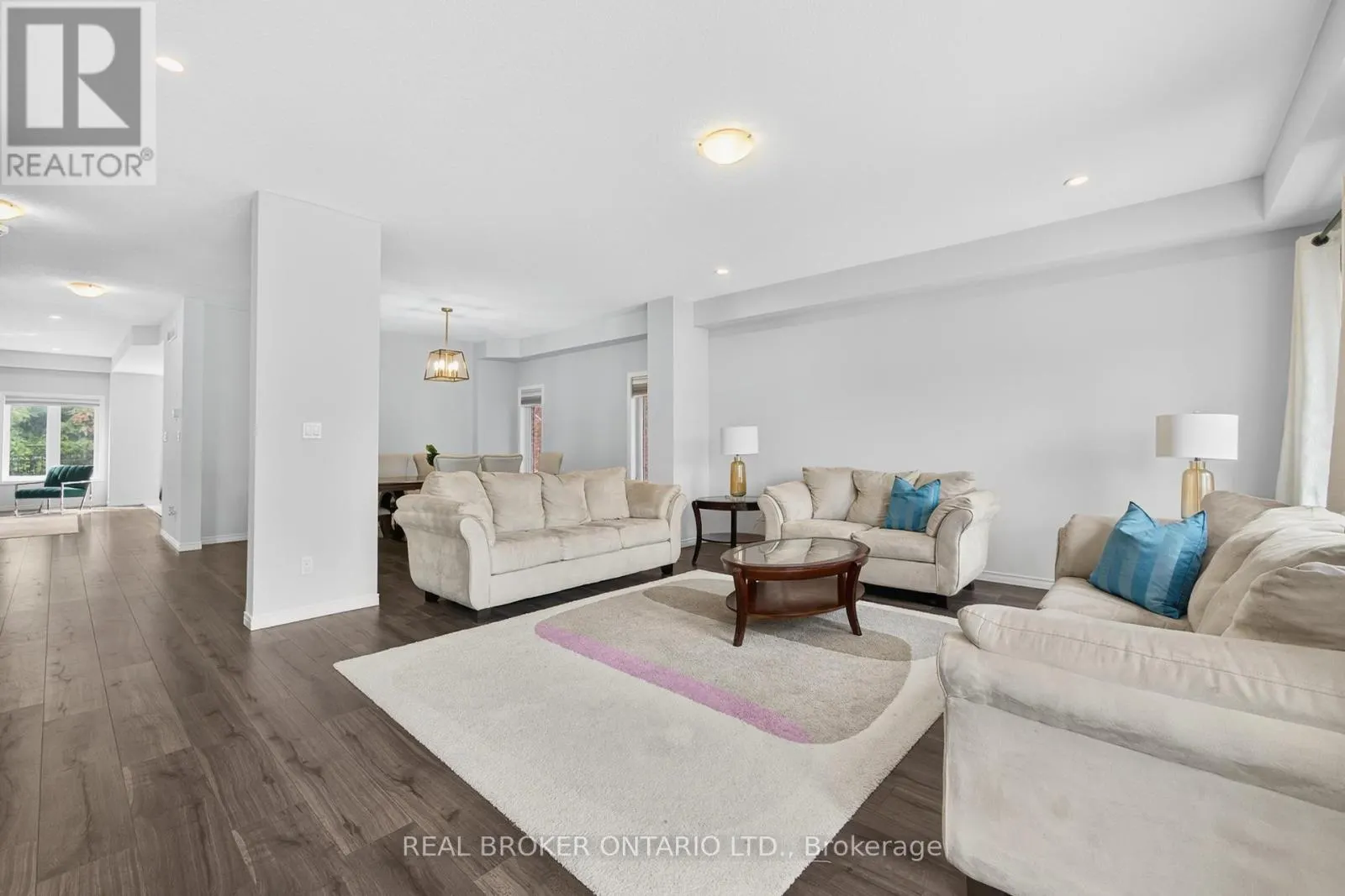 326 MOORLANDS CRESCENT