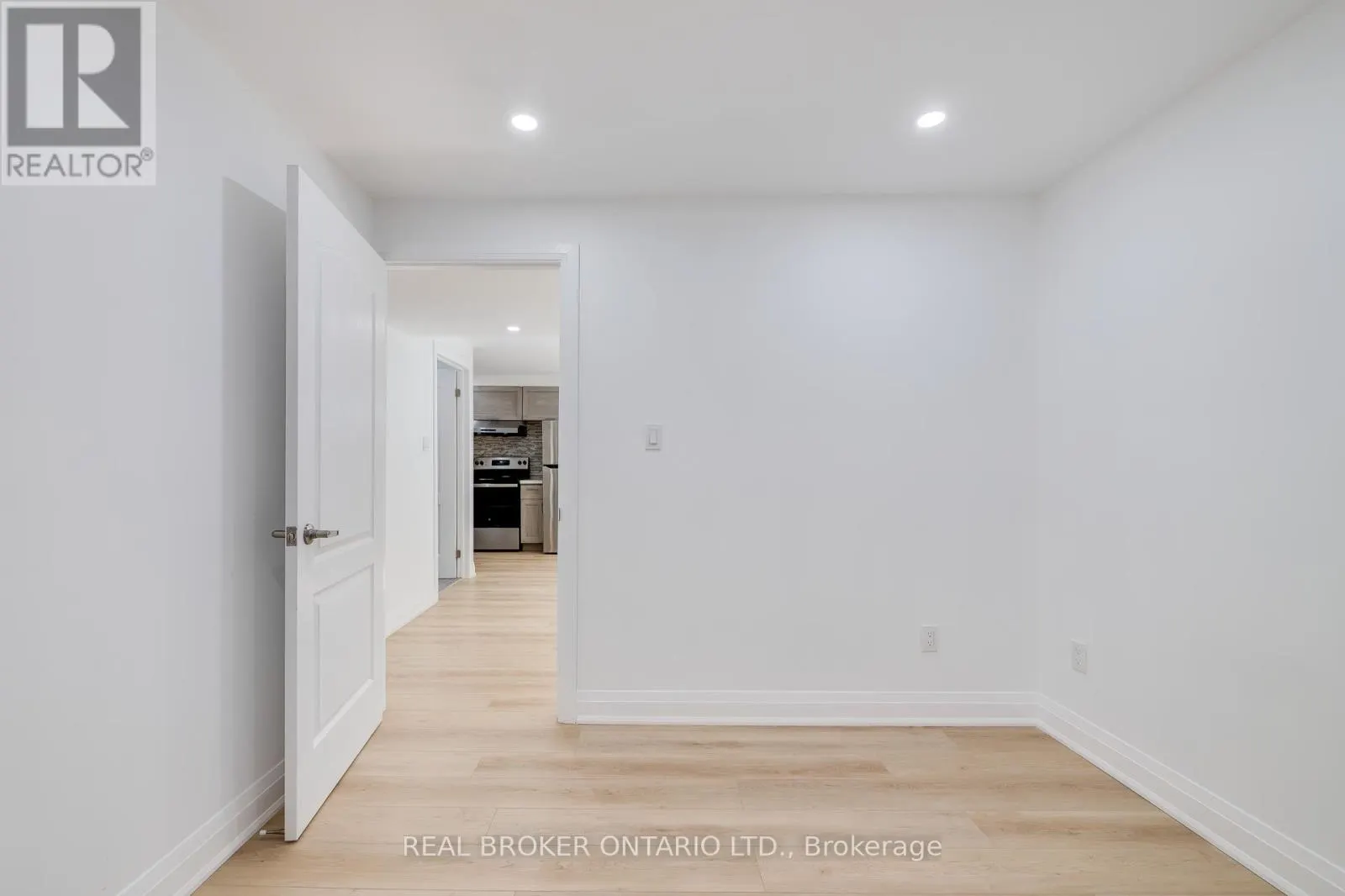 326 MOORLANDS CRESCENT