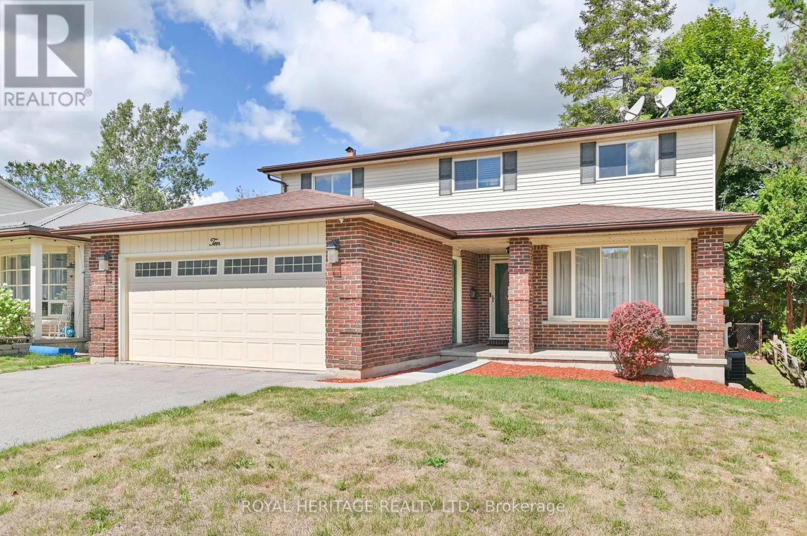 10 BRIARWOOD CRESCENT