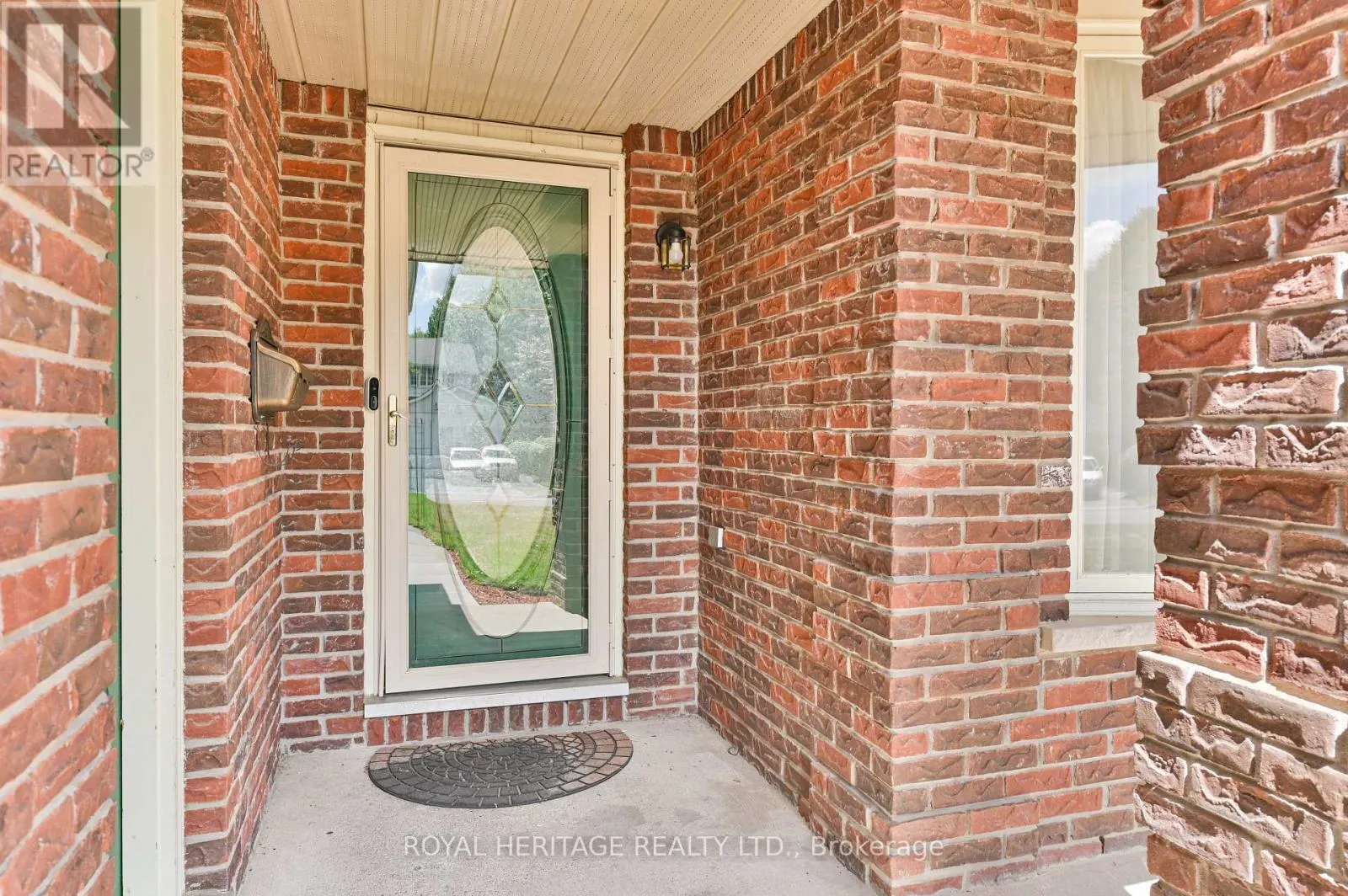 10 BRIARWOOD CRESCENT