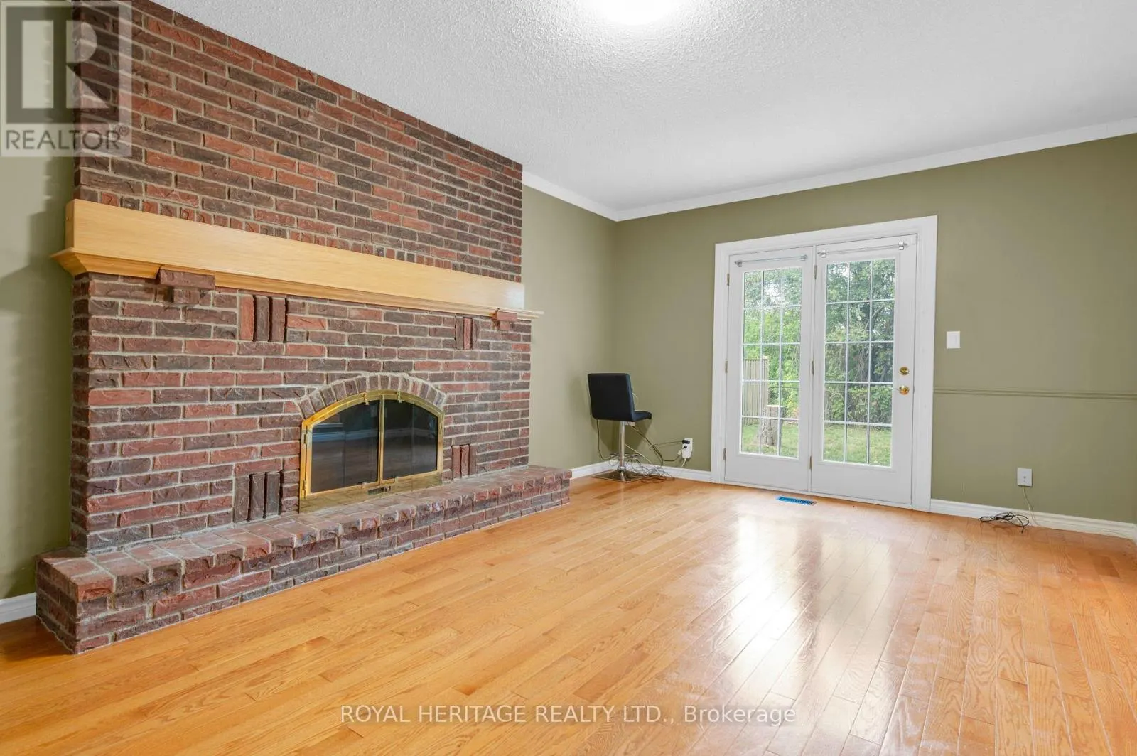 10 BRIARWOOD CRESCENT