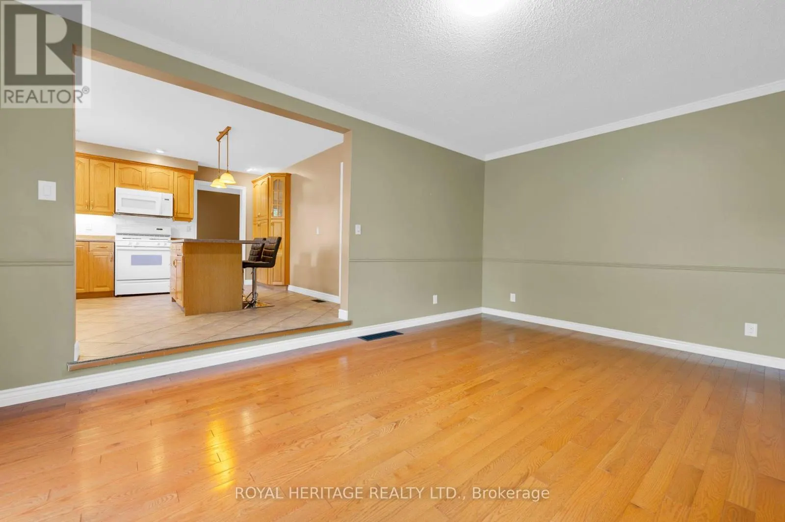10 BRIARWOOD CRESCENT