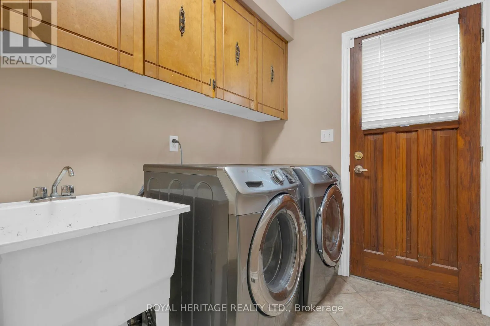 10 BRIARWOOD CRESCENT