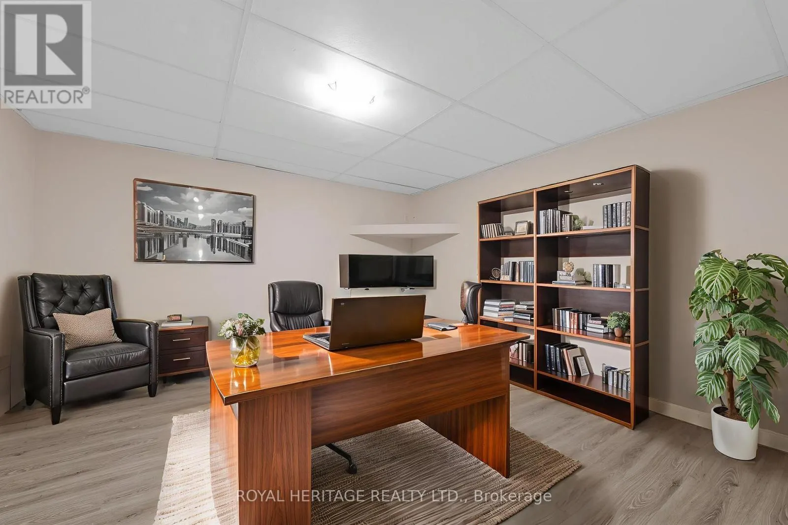 10 BRIARWOOD CRESCENT