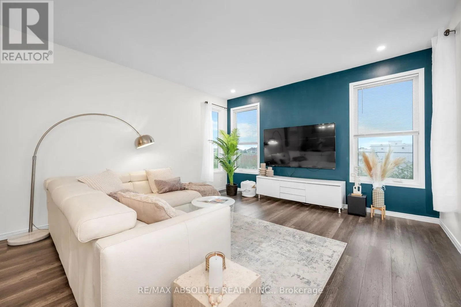 302 HALIBURTON HEIGHTS