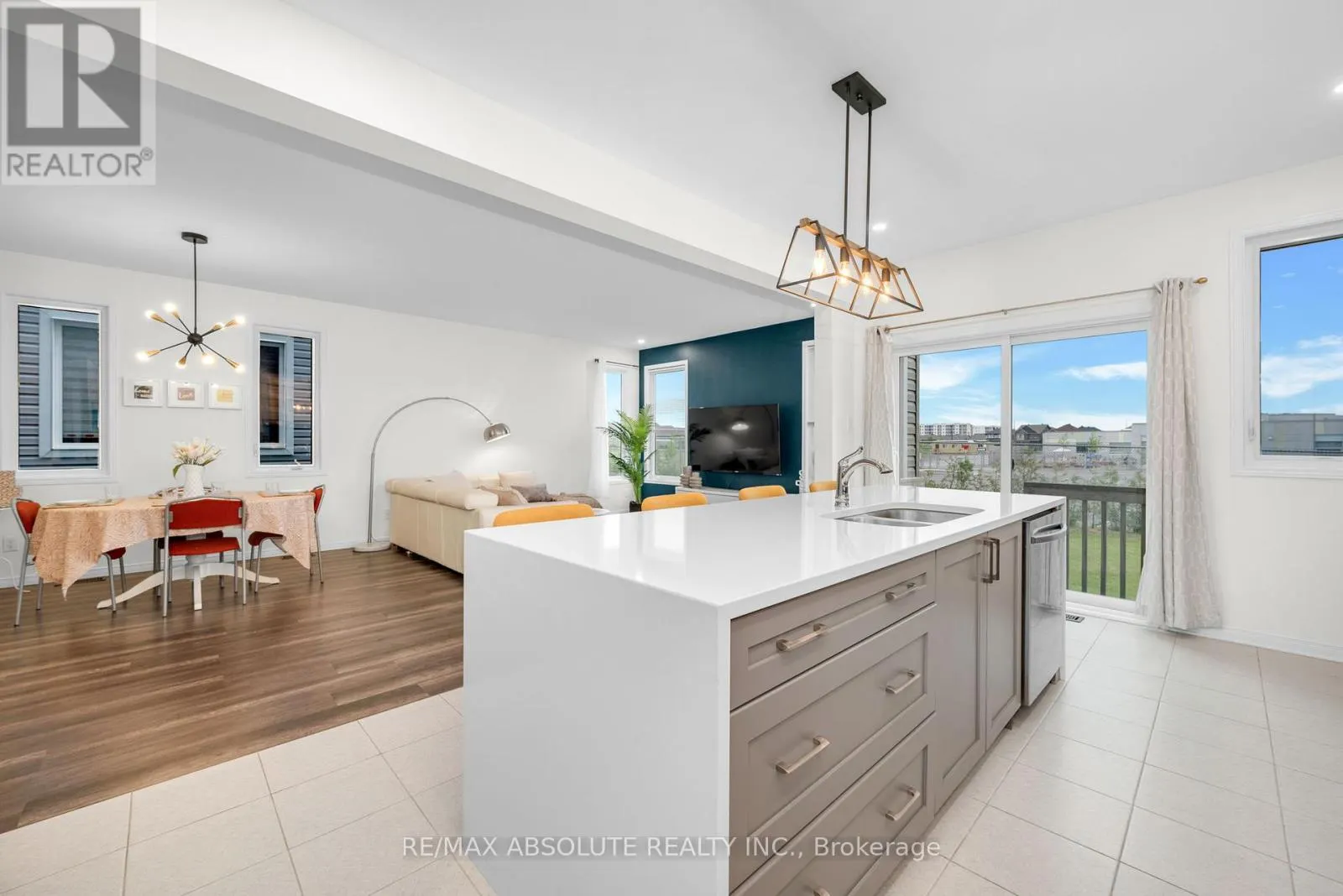 302 HALIBURTON HEIGHTS