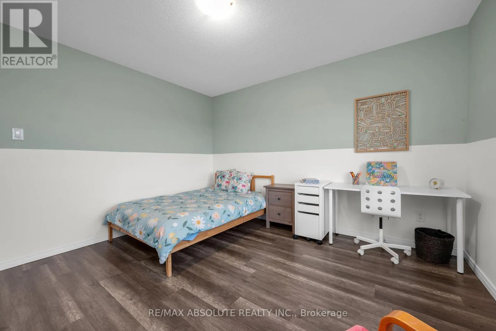 302 HALIBURTON HEIGHTS