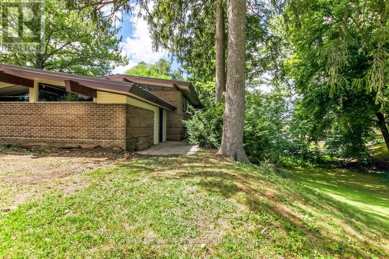 7 & 9 LISGAR COURT
