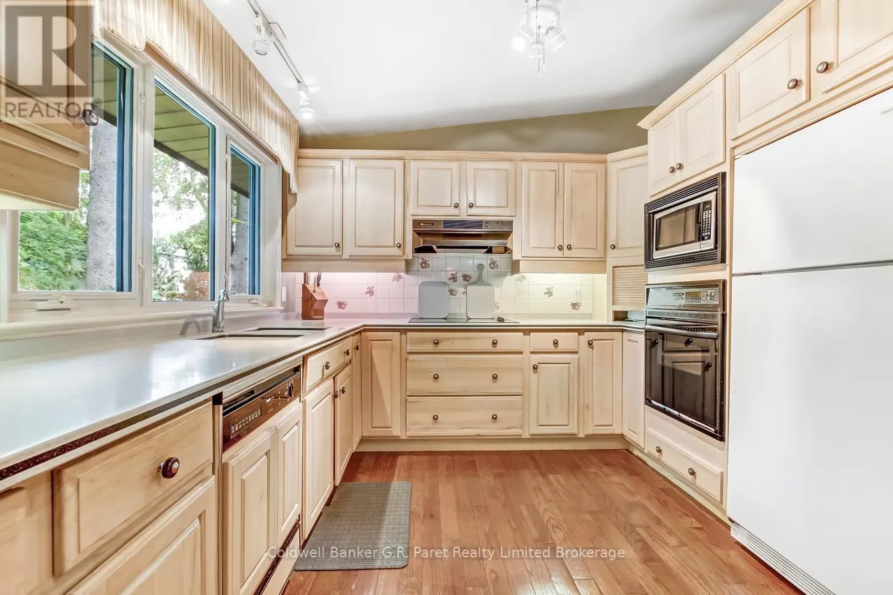 7 & 9 LISGAR COURT