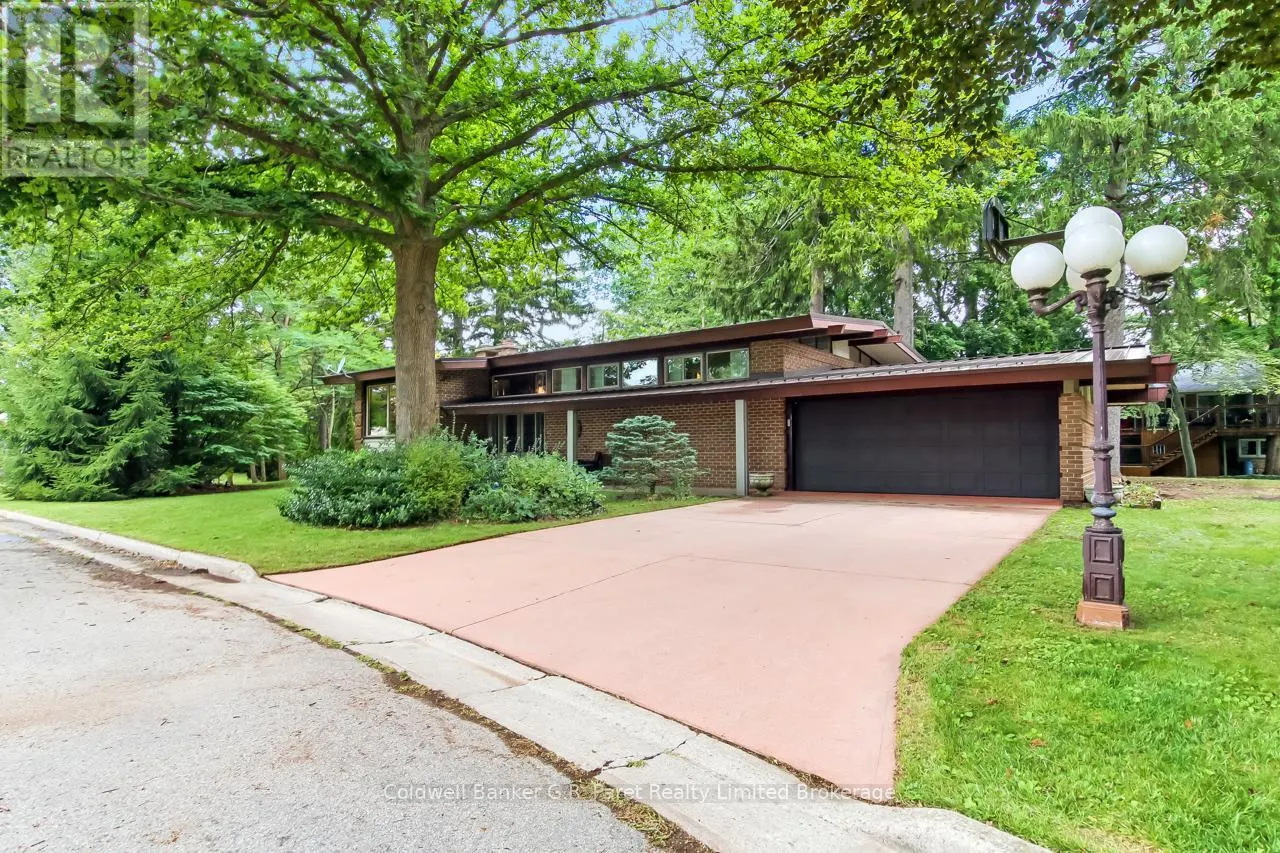 7 & 9 LISGAR COURT