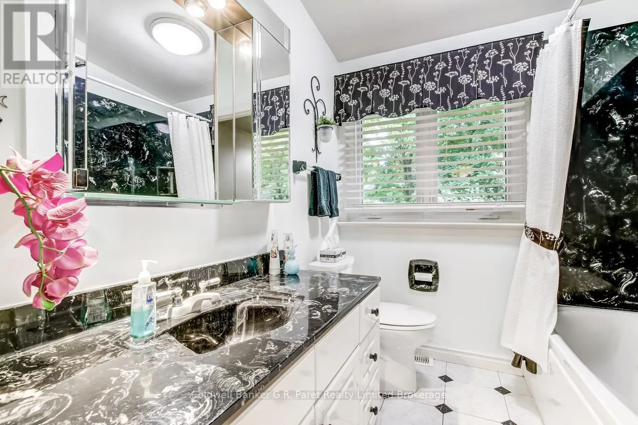 7 & 9 LISGAR COURT