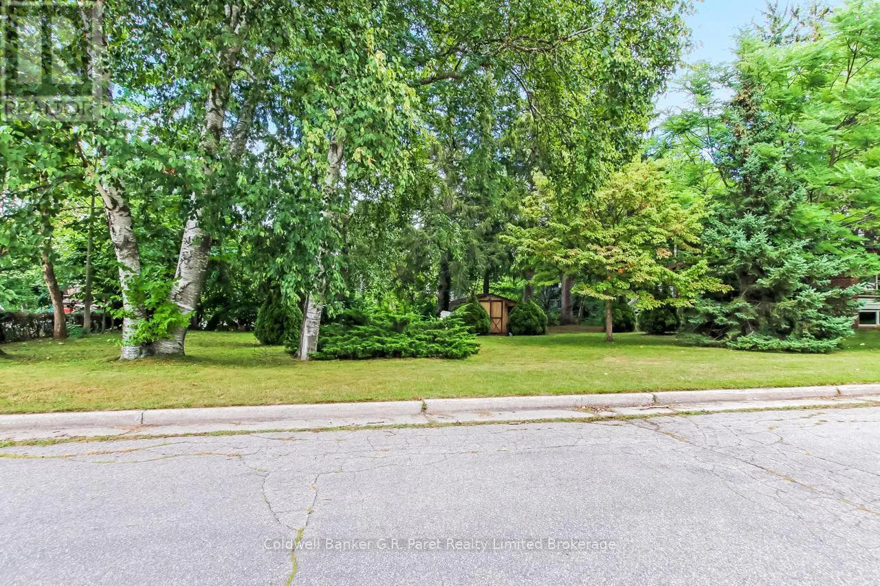 7 & 9 LISGAR COURT