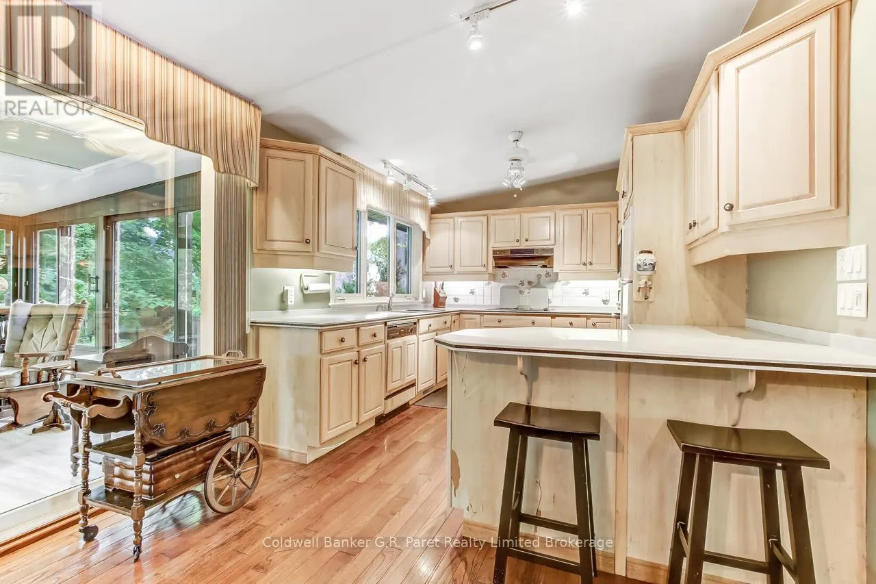 7 & 9 LISGAR COURT