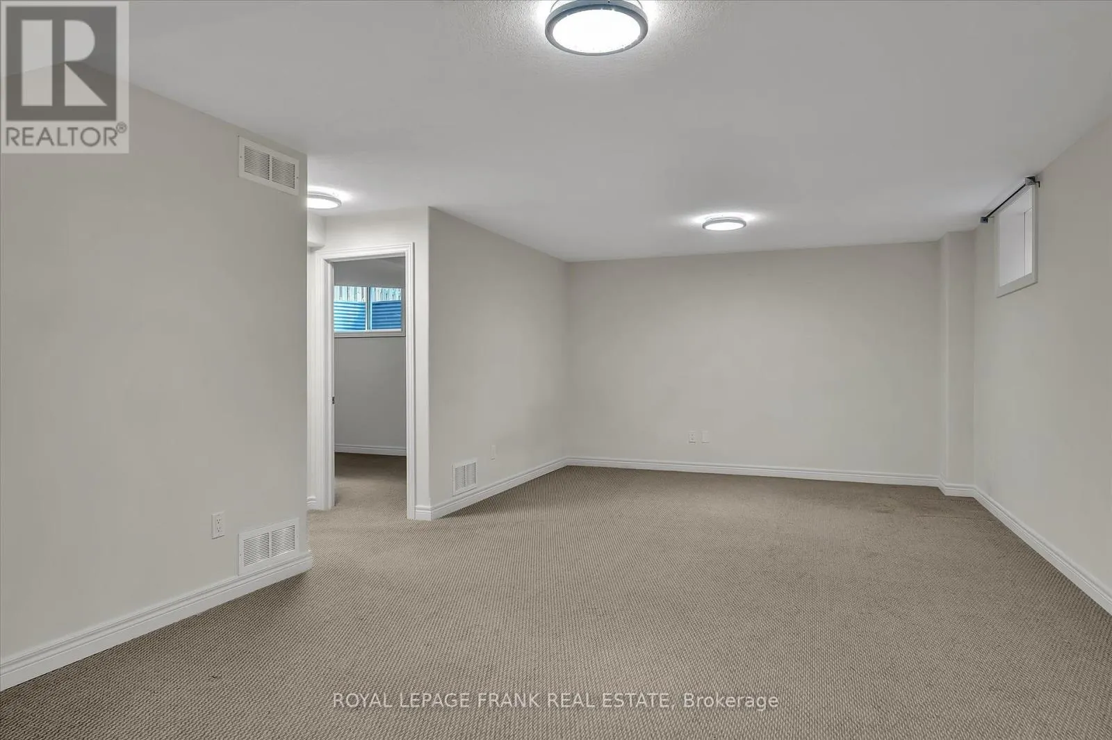 562 GRANGE WAY