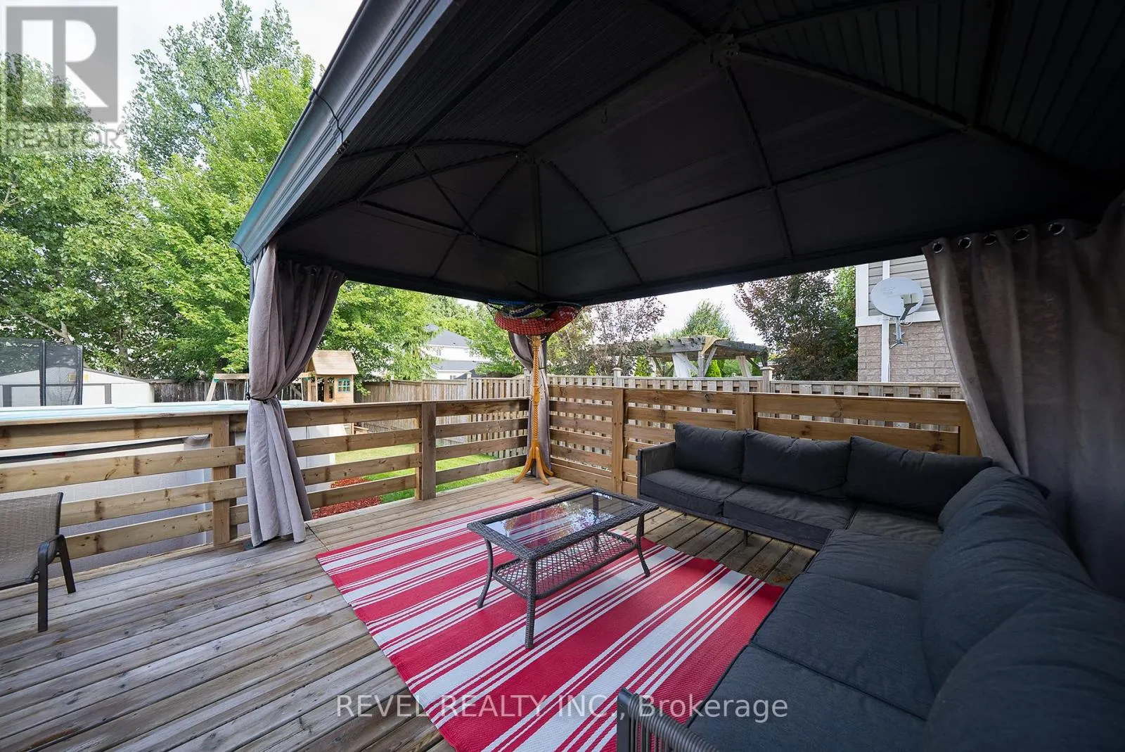 22 HOLLINRAKE AVENUE