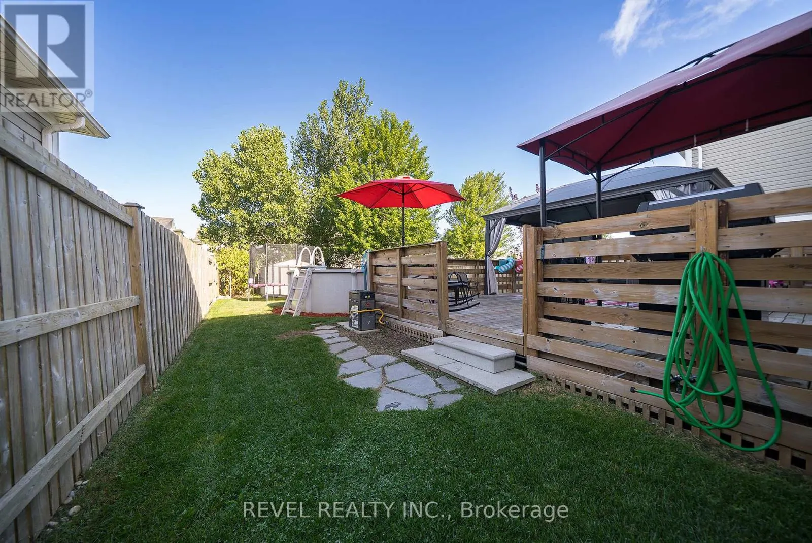 22 HOLLINRAKE AVENUE