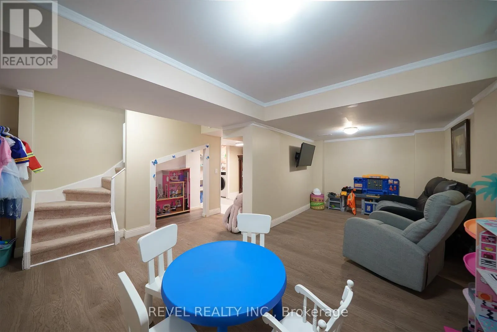 22 HOLLINRAKE AVENUE