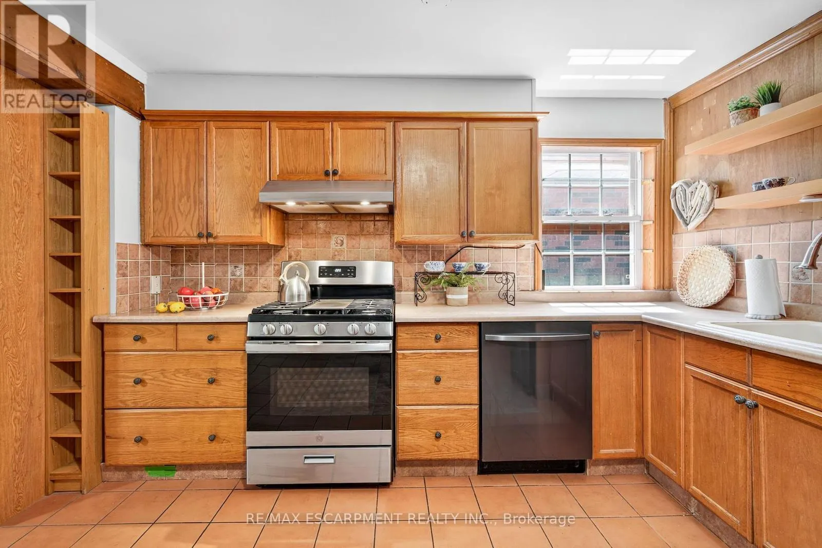 146 NORMANHURST AVENUE W