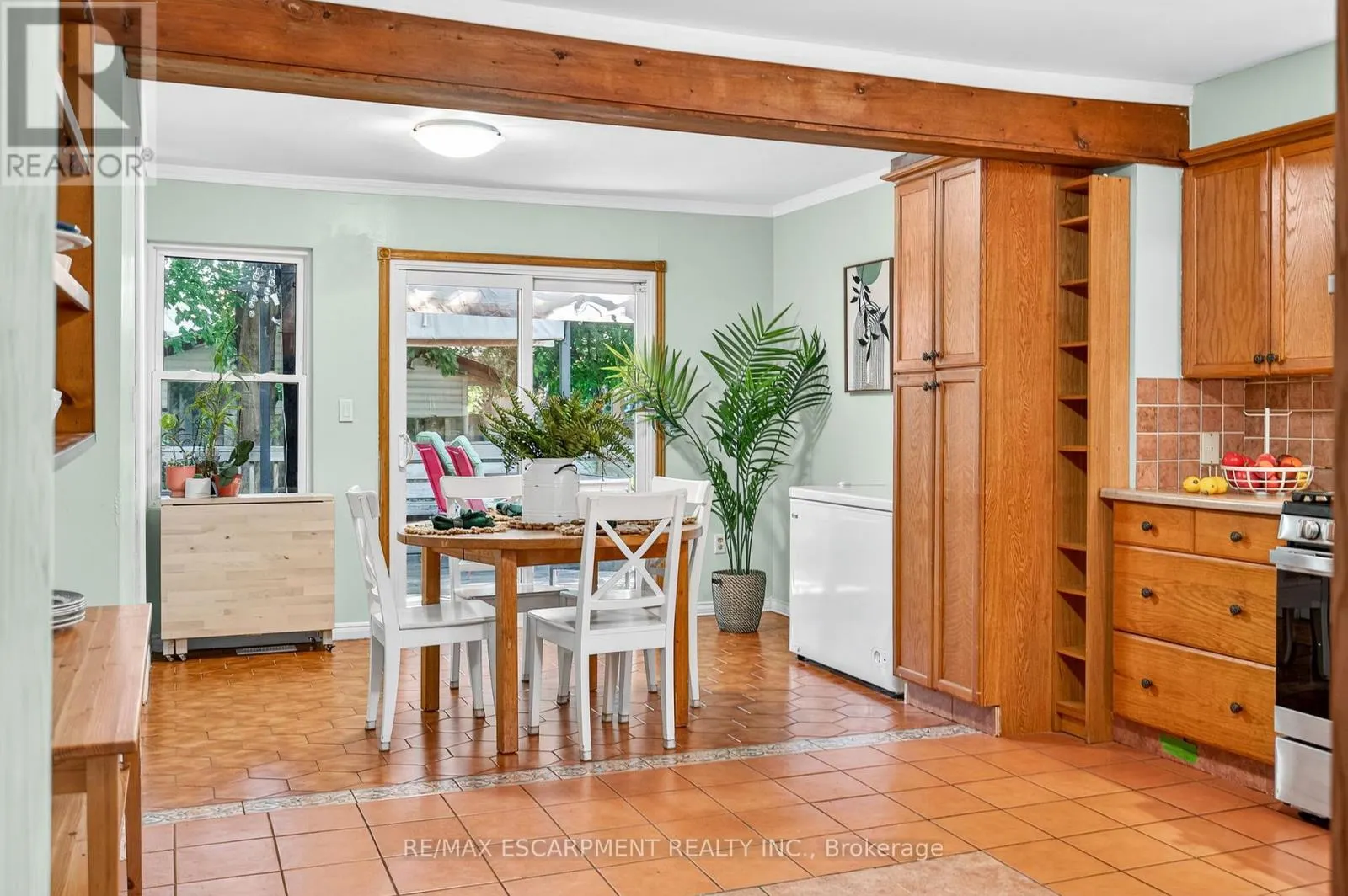 146 NORMANHURST AVENUE W