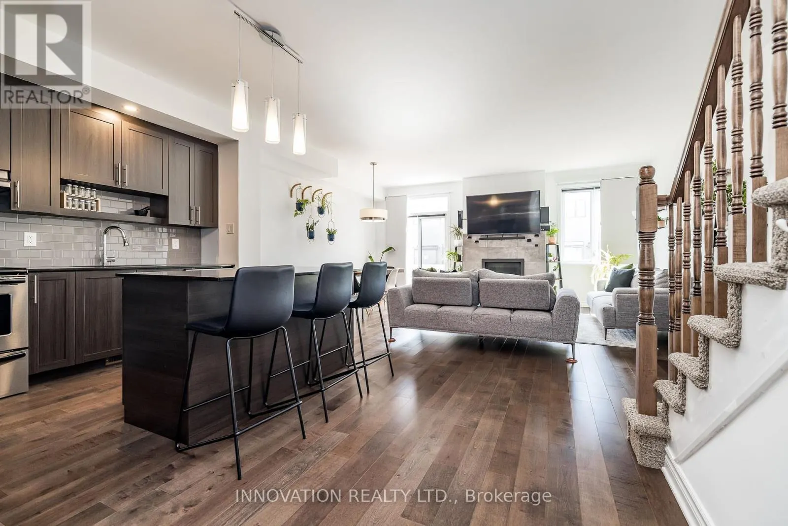 288 MUNRO STREET