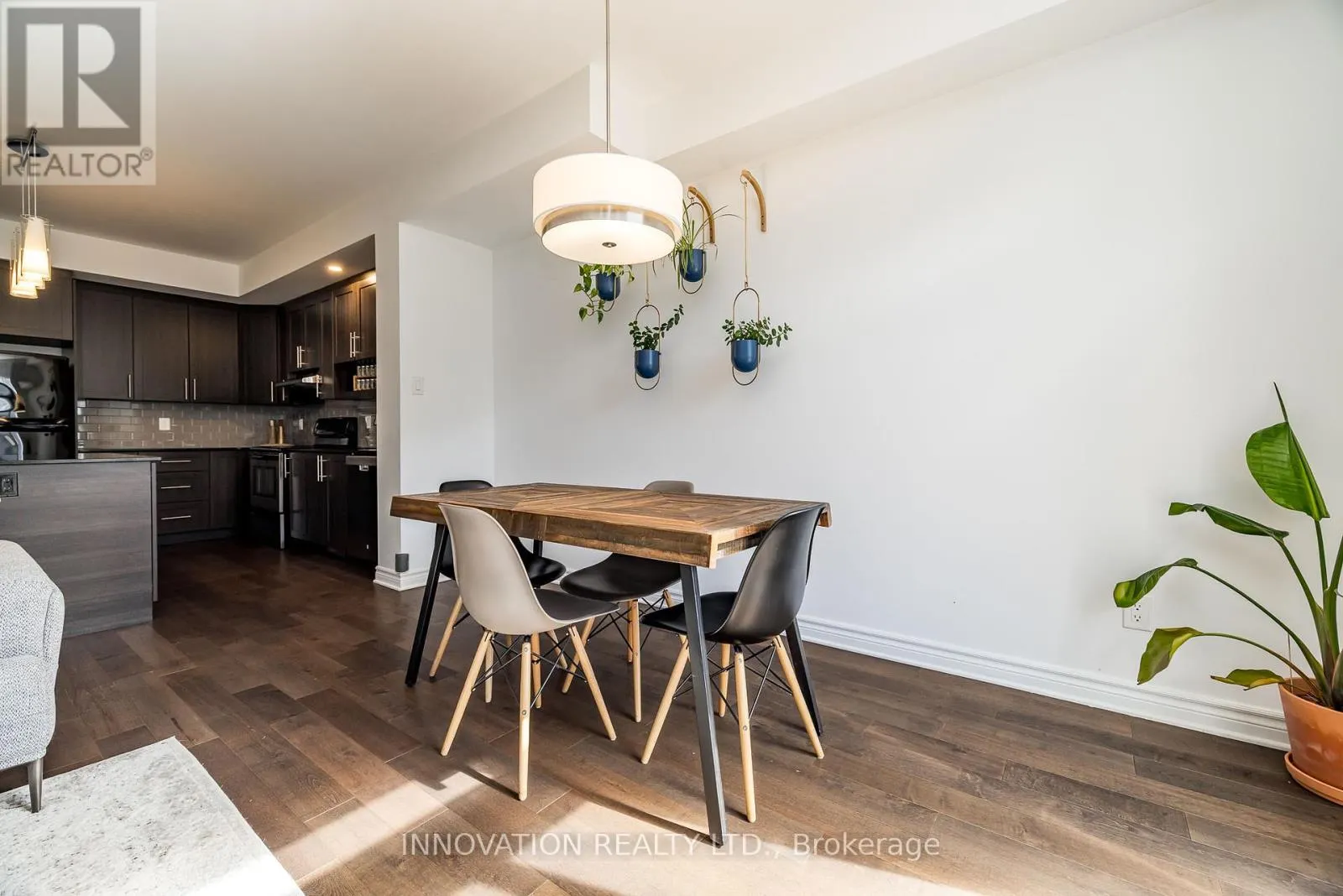 288 MUNRO STREET