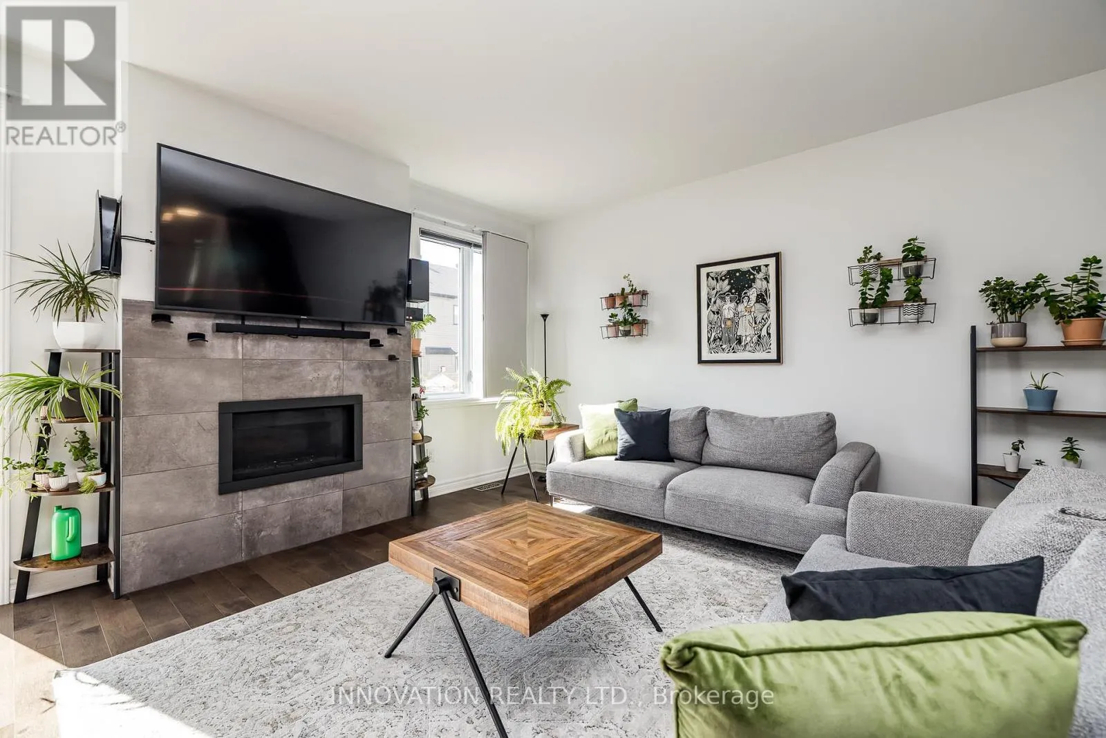 288 MUNRO STREET