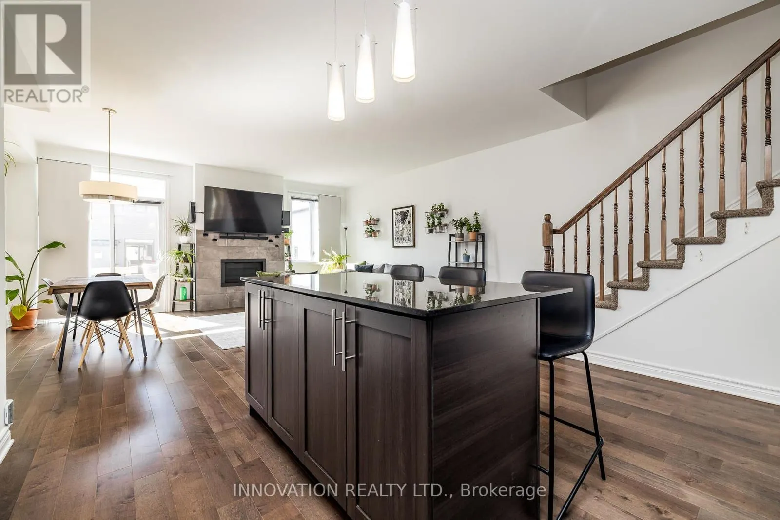 288 MUNRO STREET