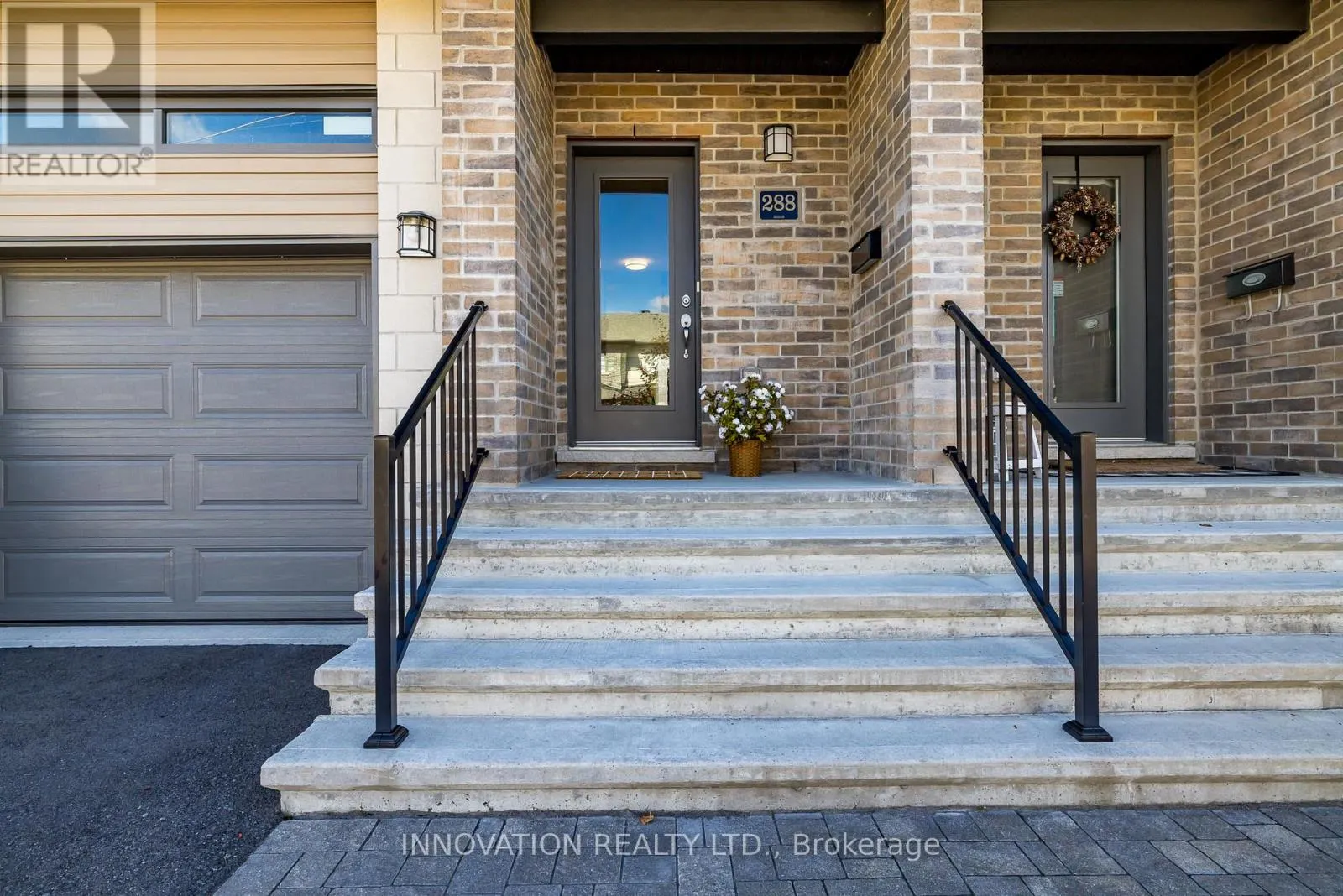 288 MUNRO STREET