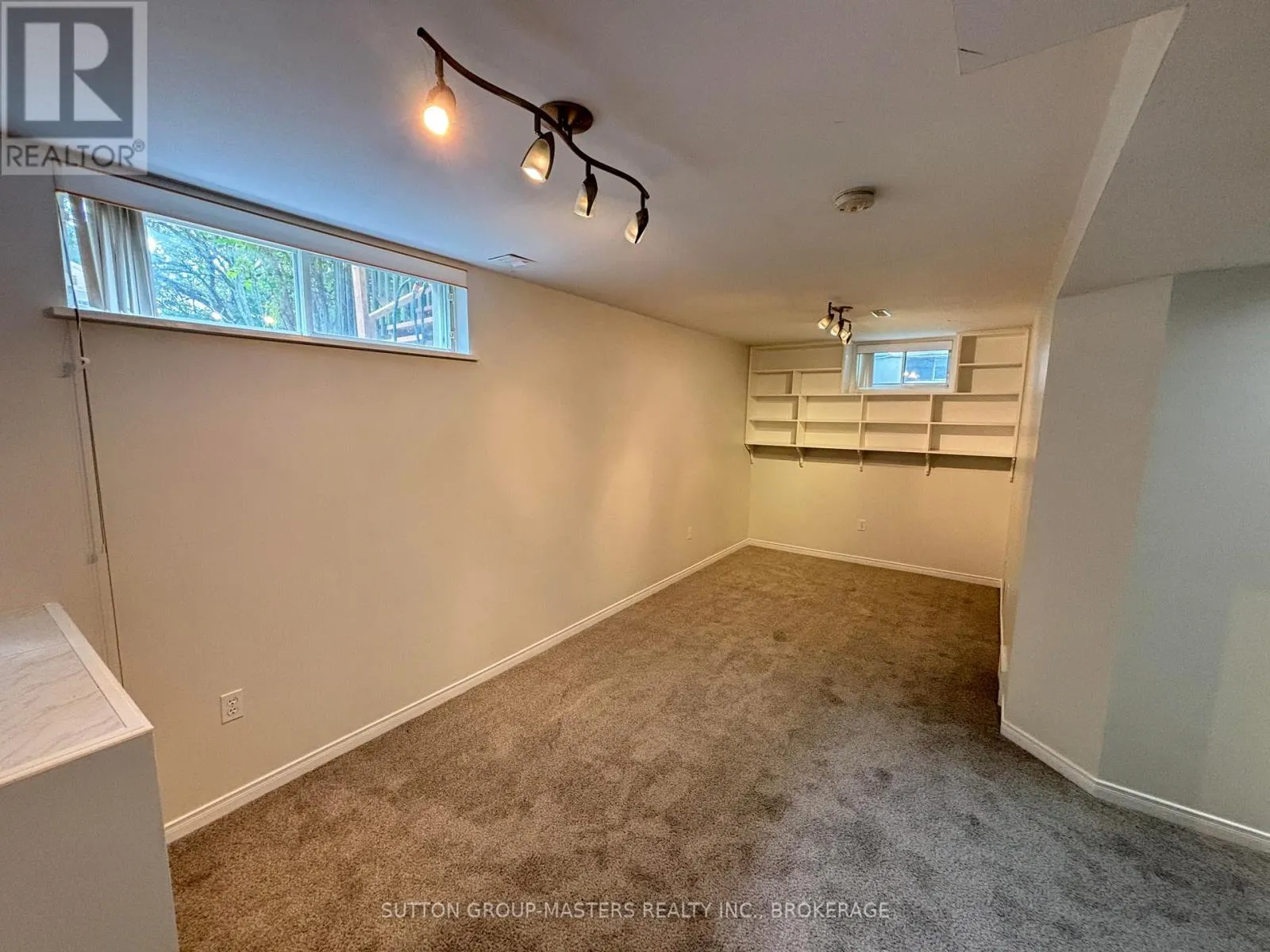 1077 ACADIA DRIVE