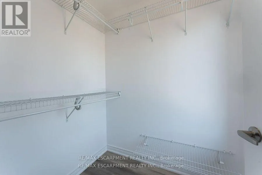 29 - 120 COURT DRIVE