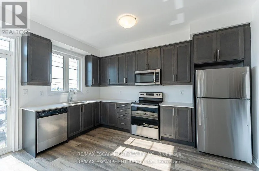 29 - 120 COURT DRIVE
