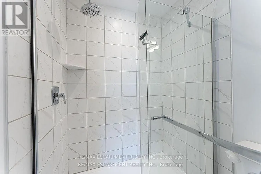 29 - 120 COURT DRIVE