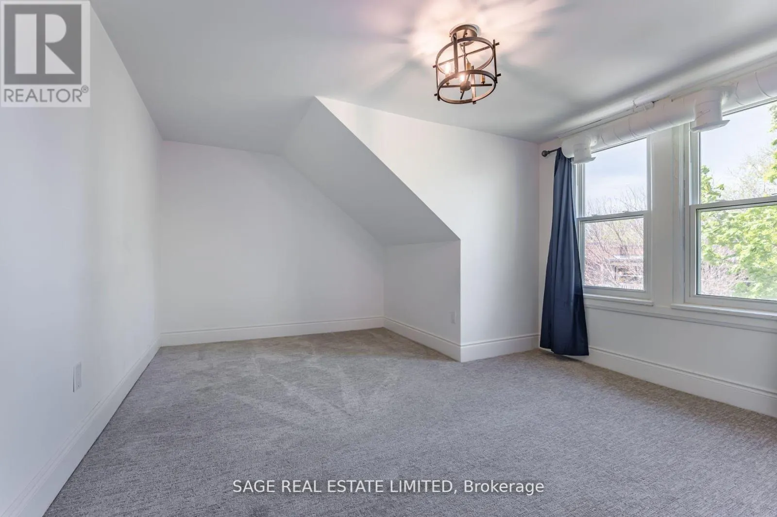 3RD - 459 ABERDEEN AVENUE