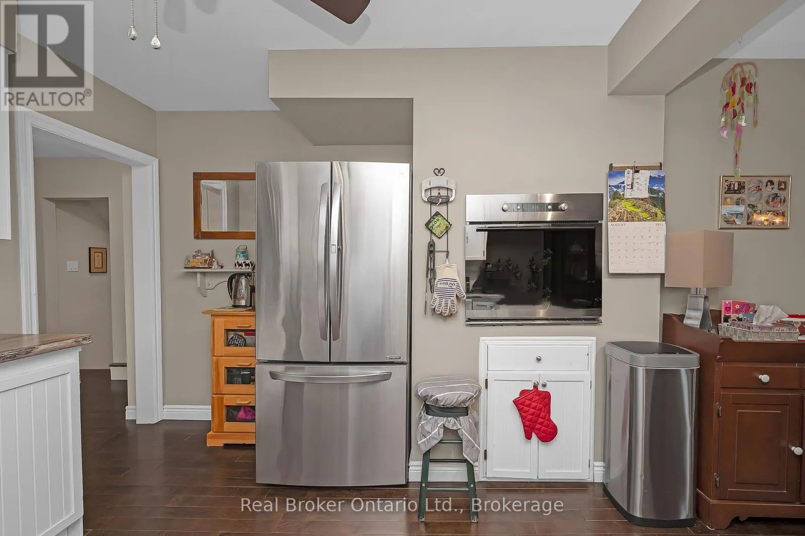 2 CHERRY AVENUE