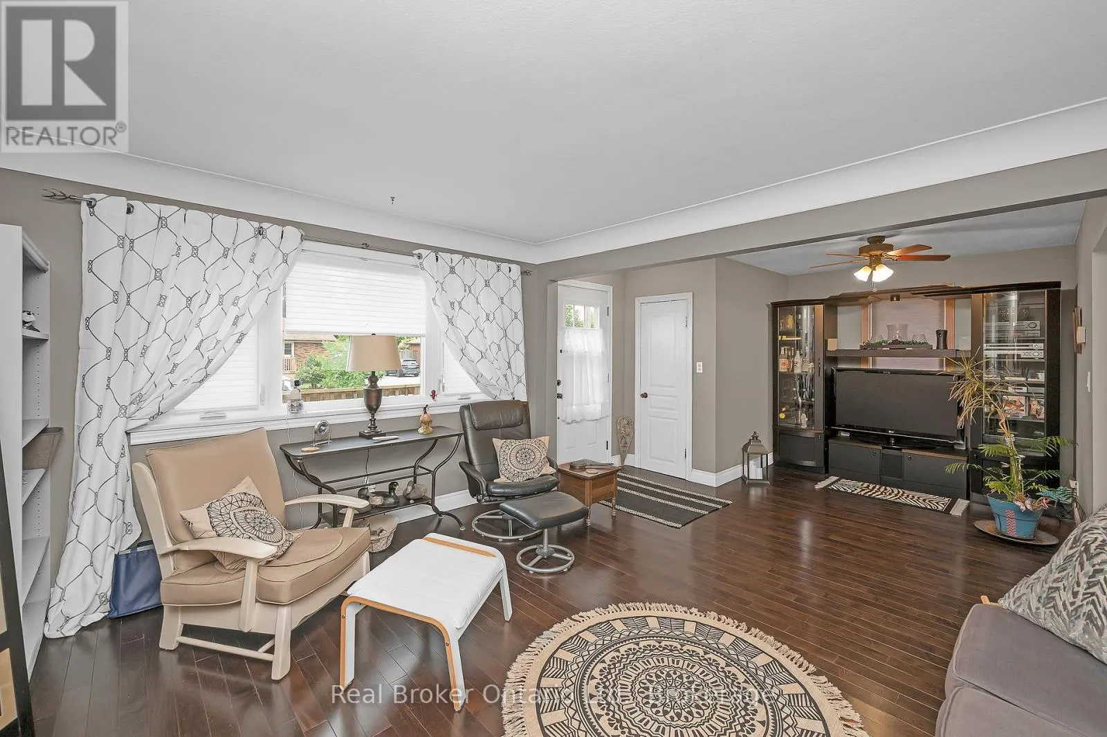 2 CHERRY AVENUE