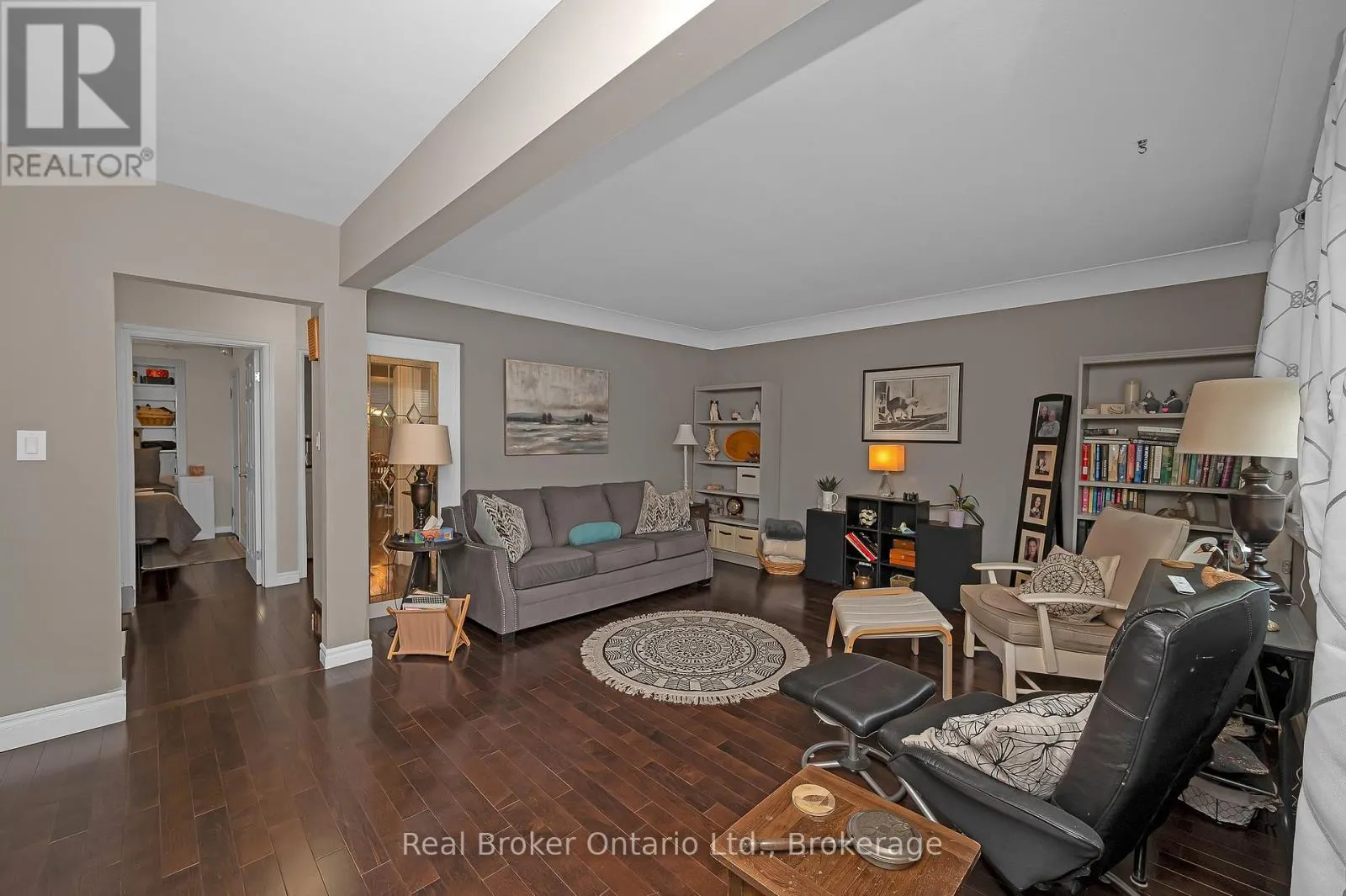 2 CHERRY AVENUE