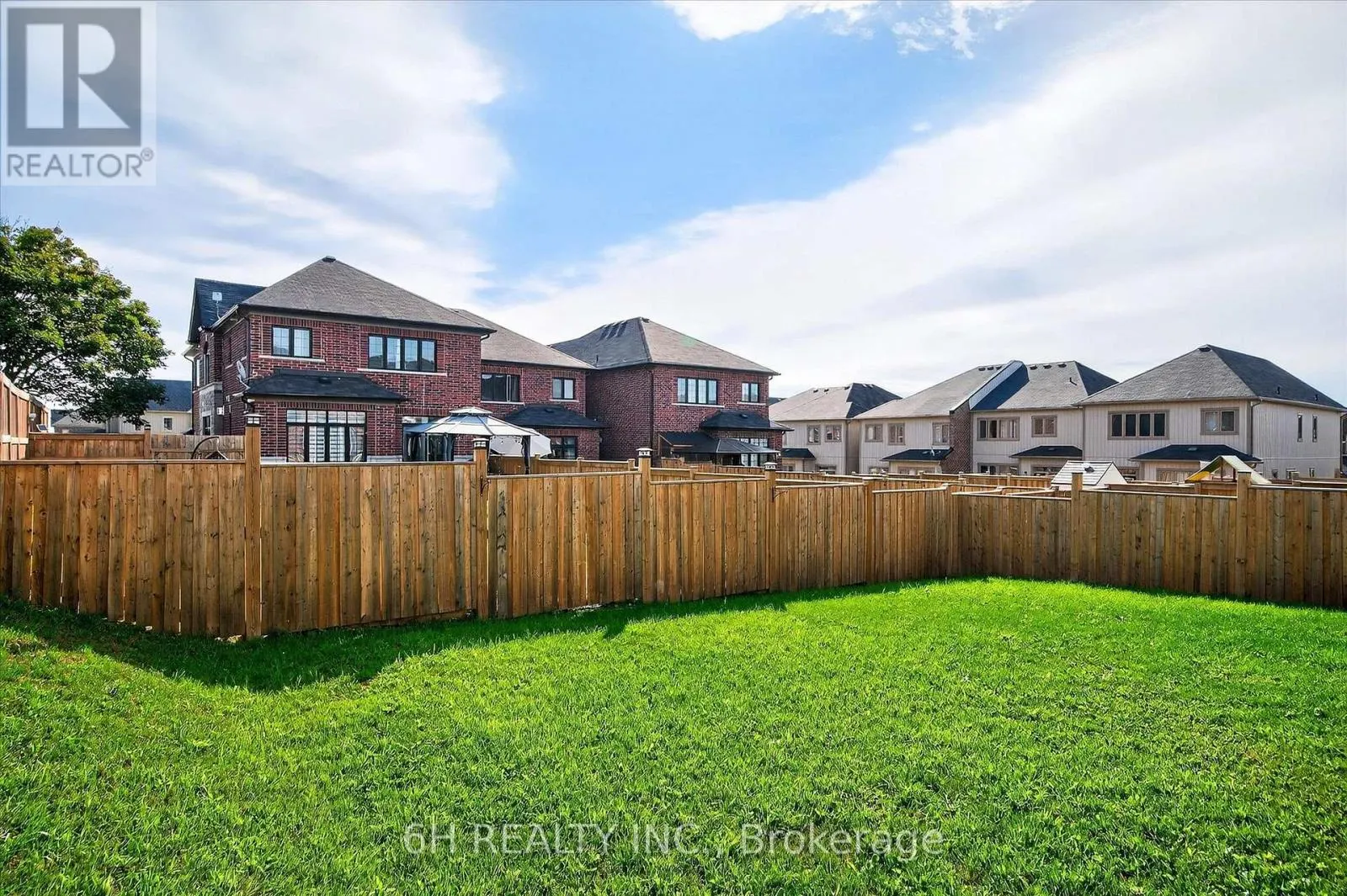 14 FERNRIDGE HEIGHTS