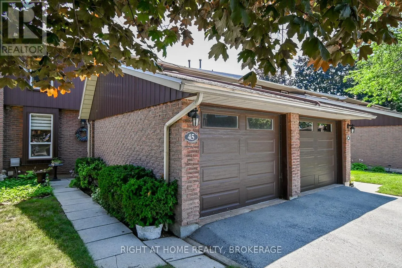 45 - 122 LAKESHORE ROAD, #45
