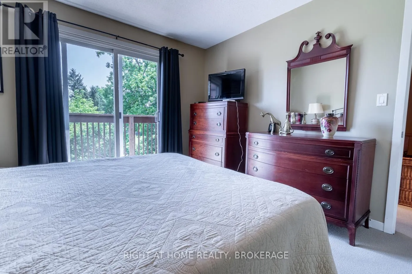 45 - 122 LAKESHORE ROAD, #45
