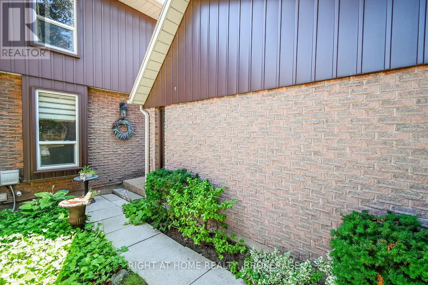 45 - 122 LAKESHORE ROAD, #45