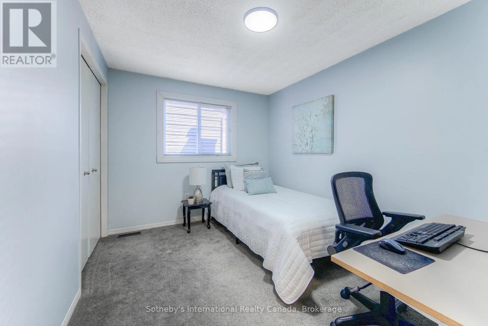 157 TWIN CRESCENT