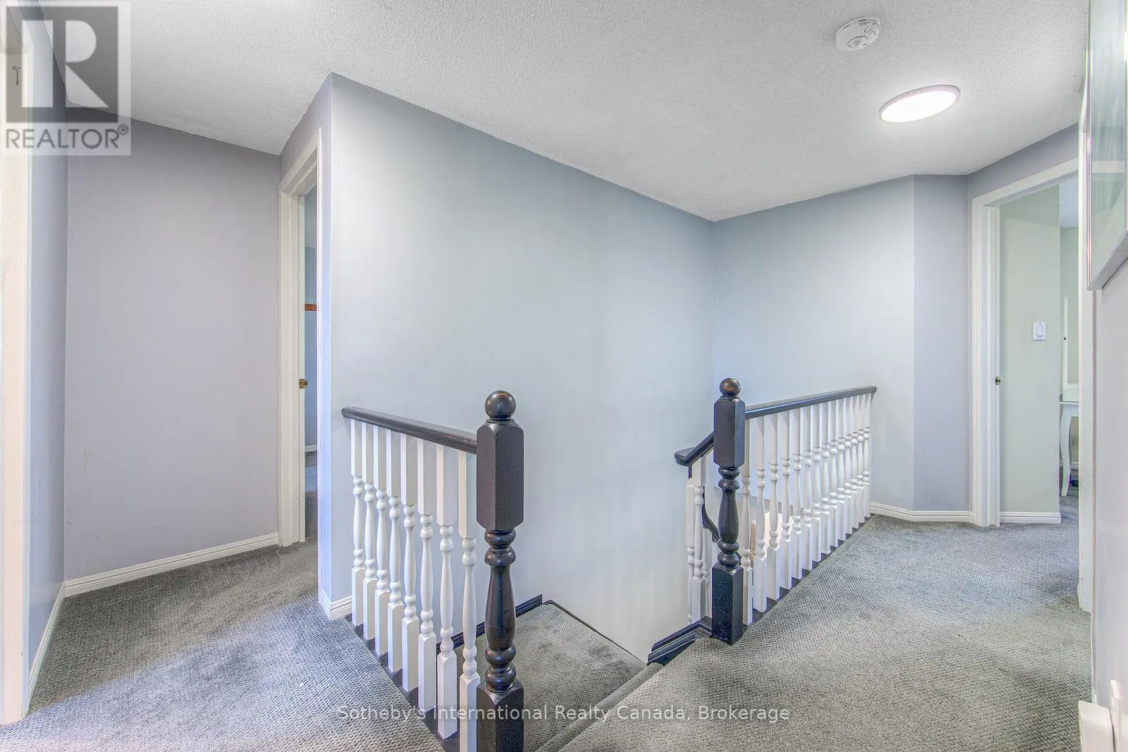 157 TWIN CRESCENT