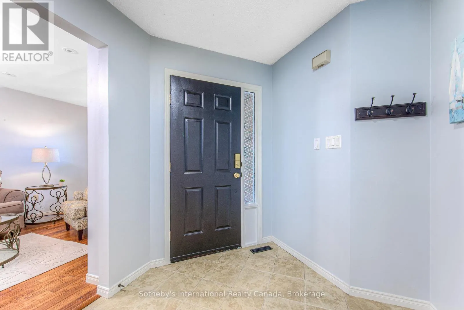 157 TWIN CRESCENT