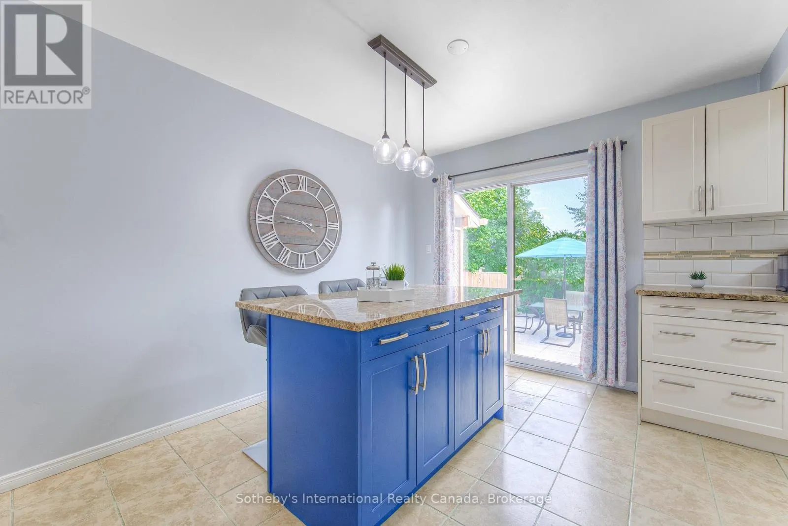157 TWIN CRESCENT